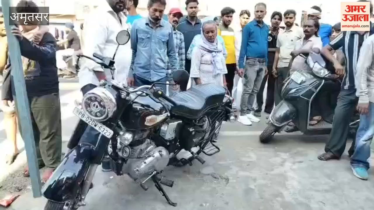 man killed, sister injured after being hit by a government bus in Gwalmandi