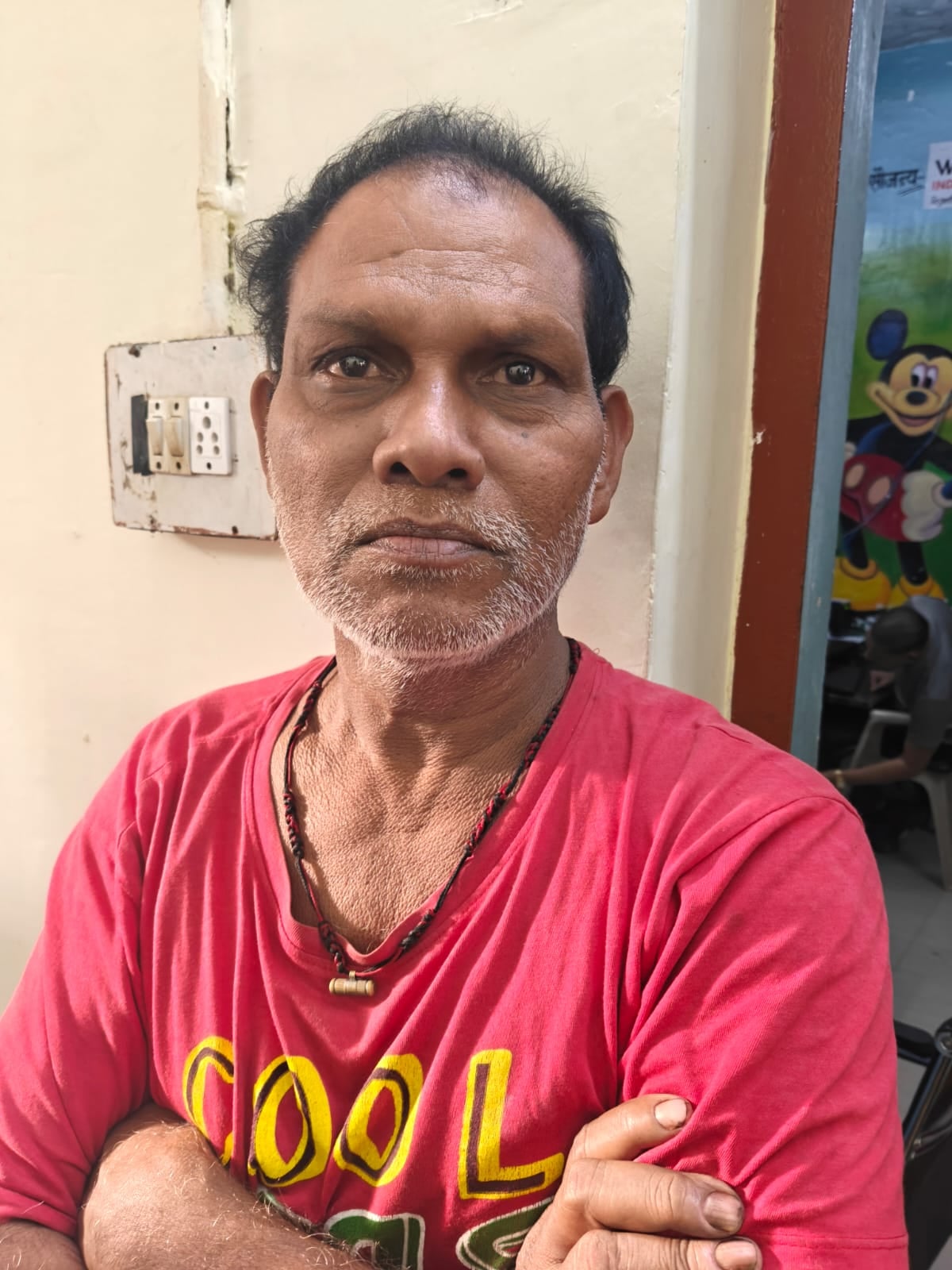 डमी ग्राहक भेजकर पुलिस ने पकड़ा अवैध शराब तस्कर, 30 पौवा शराब जब्त डमी ग्राहक भेजकर पुलिस ने पकड़ा अवैध शराब तस्कर, 30 पौवा शराब जब्त